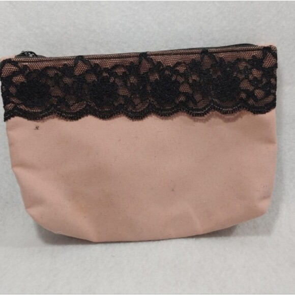 Ipsy bags $5 each with bundle purchase...or buy outright poshlikeaboss buy live - Picture 8 of 15